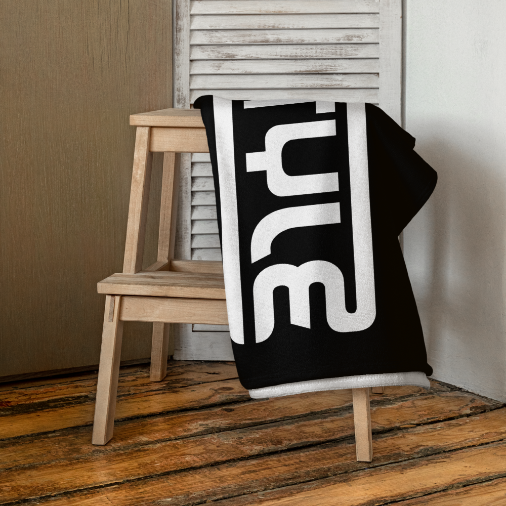 Re-Style Beach Towel in Black